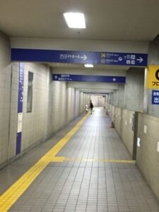 八王子駅から事務所までの地下道